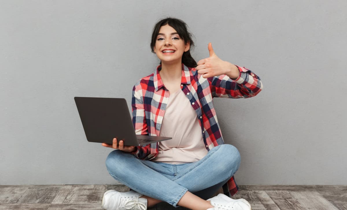 University counsellor helping student with application documents